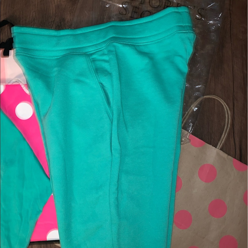 ❌SOLD❌ NEW VS PINK maldive green joggers & campus - Picture 5 of 13